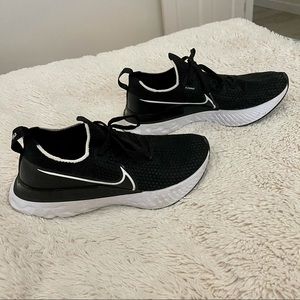 NIKE // REACT INFINITY FLYKNIT